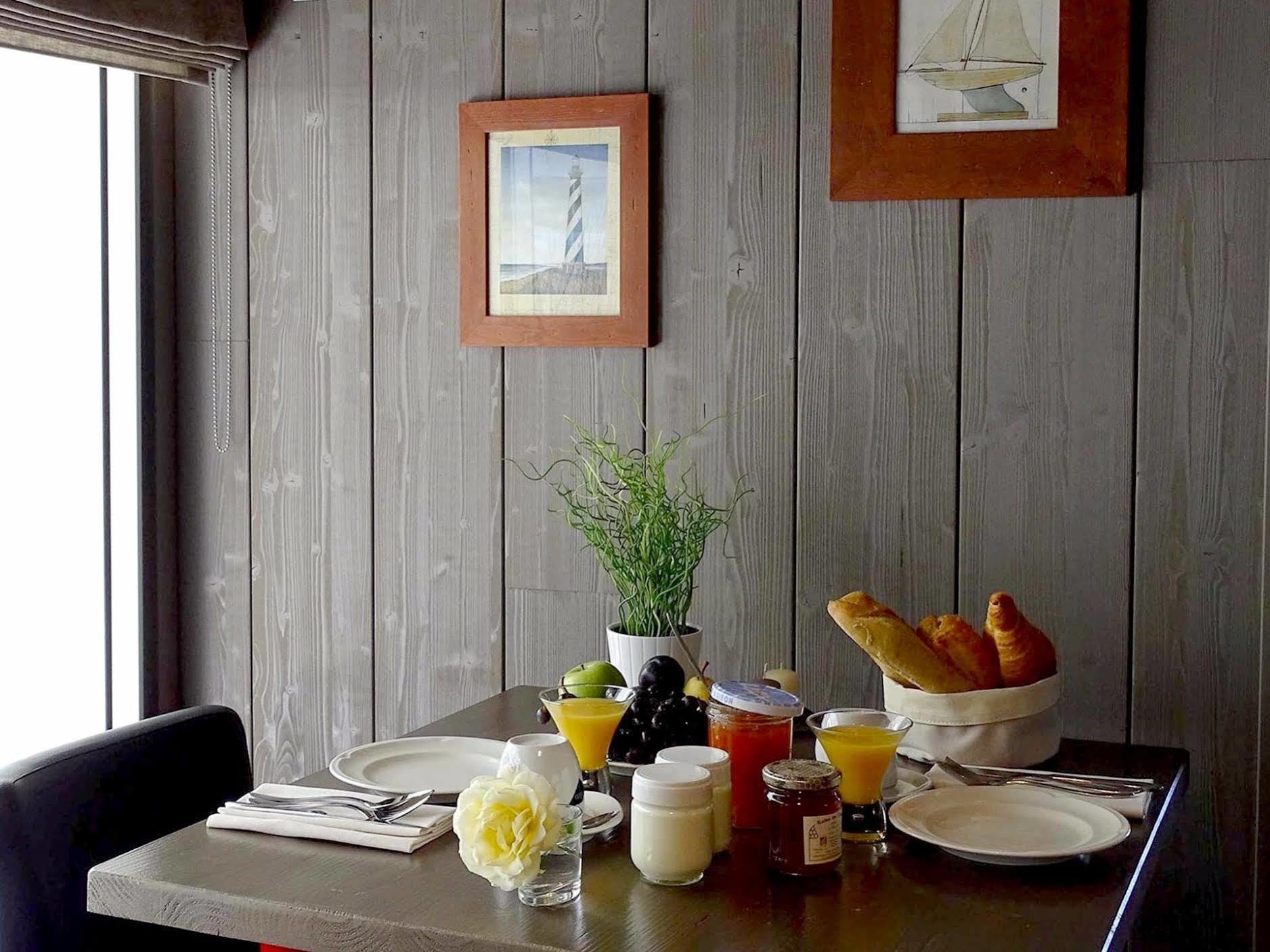 Hotel Restaurant Logis Cote Lac Савне Екстериор снимка